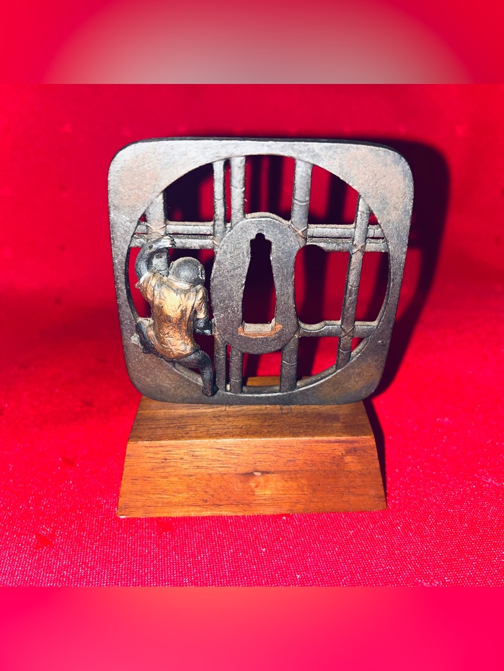Vintage mid-century Alva Museum Replica of a Japanese Tsuba